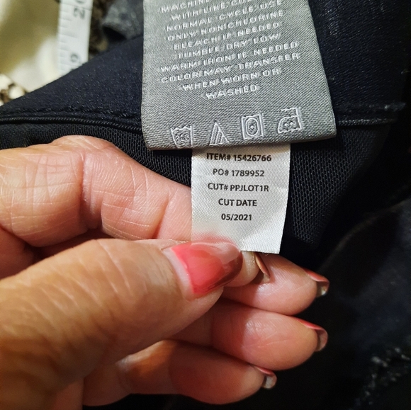 Torrid Womens " Feel The Fit" Bombshell Straight Black 26R - Picture 6 of 14